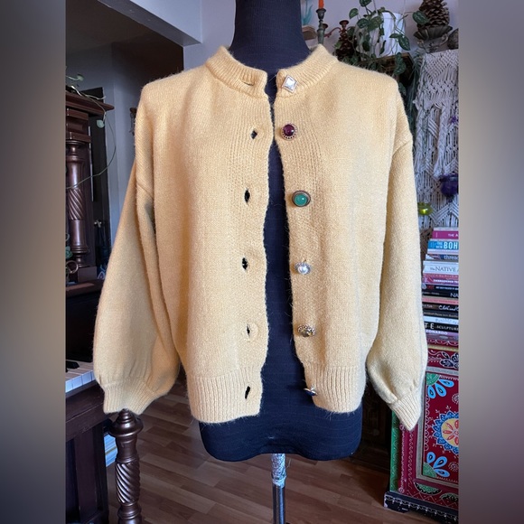 Vintage pastel yellow sweater - Picture 2 of 14